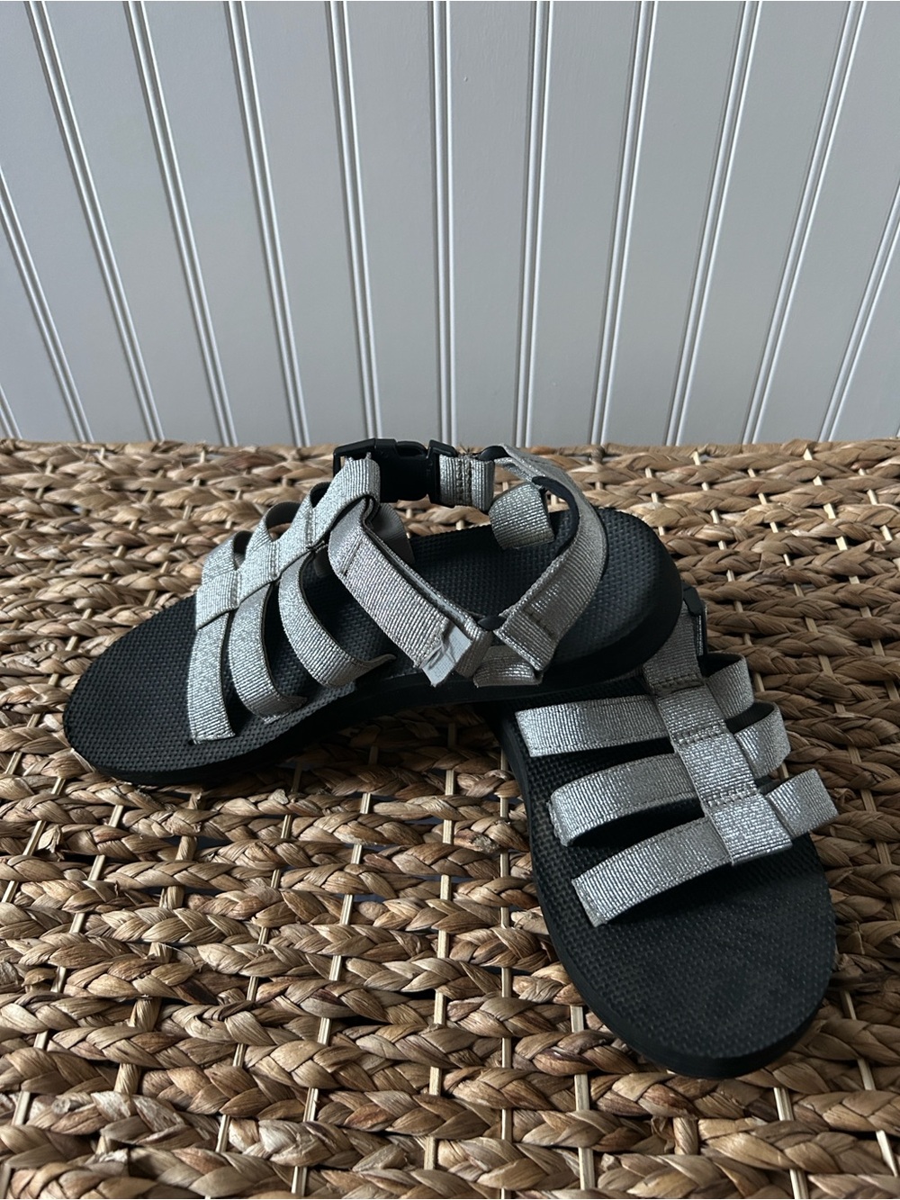 Teva Original Dorado metallic silver women’s sandal size 8
